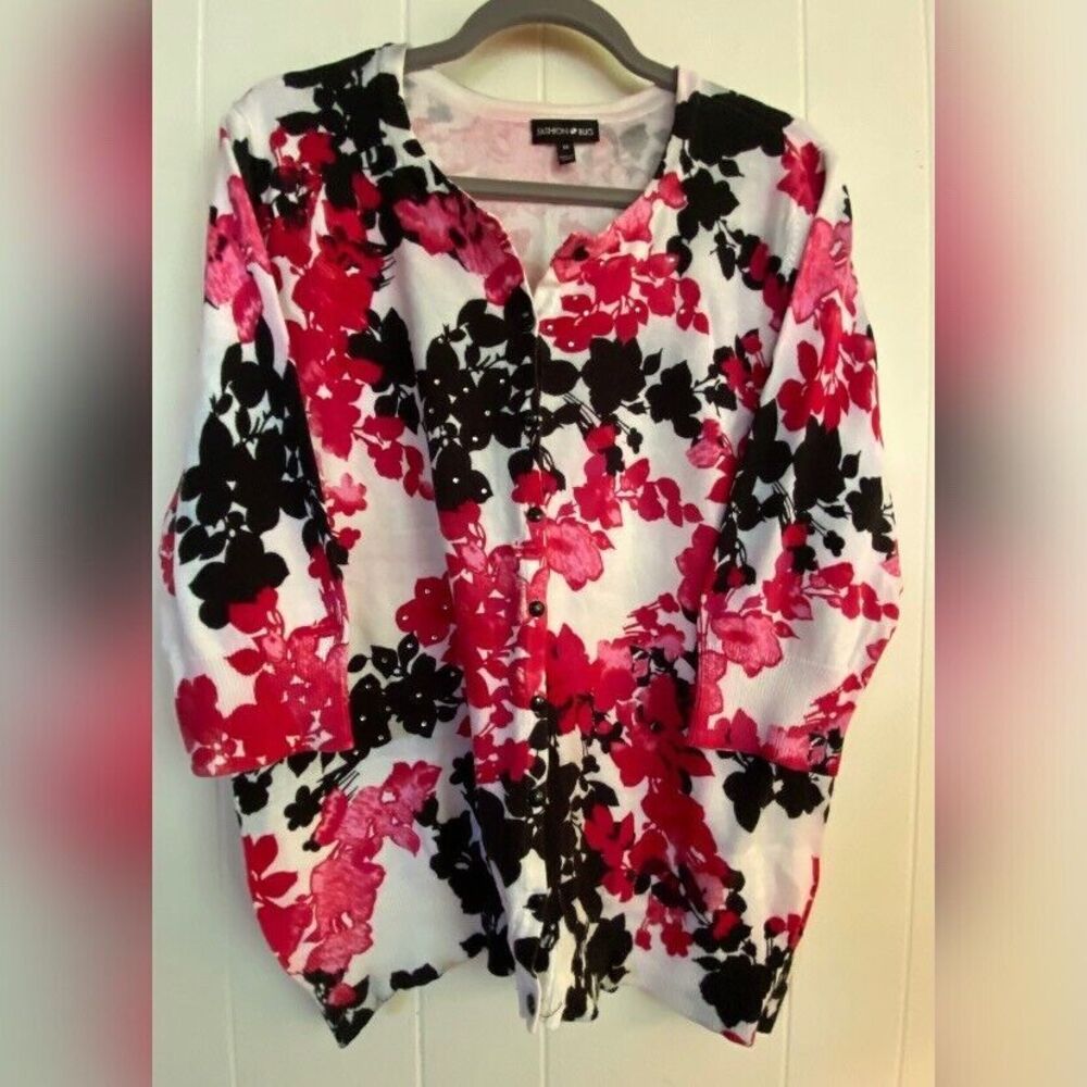 Fashion Bug Sweater Women’s 1X Red White Black Cardigan Cotton